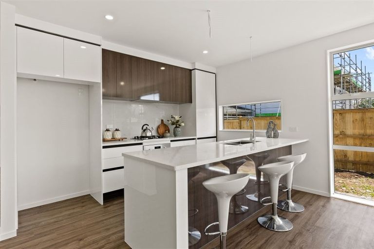 Photo of property in 17 Leatherwood Road, Takanini, 2110