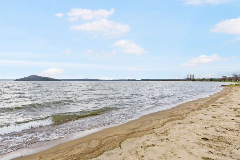 Photo of property in 27unit Willow Avenue, Hannahs Bay, Rotorua, 3010