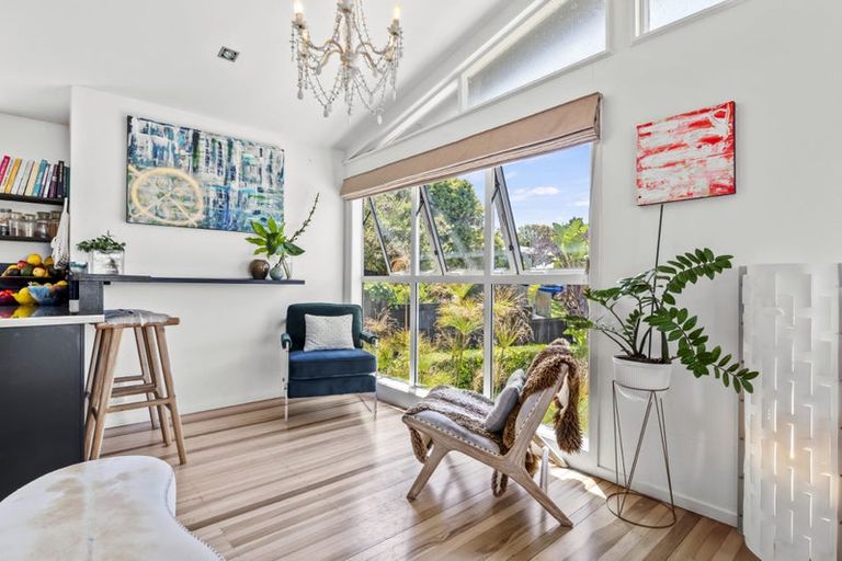 Photo of property in 12 Tyne Road, Forrest Hill, Auckland, 0620