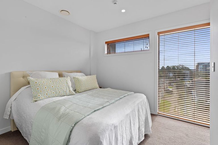Photo of property in Frank Sargeson Apts, 302/80 Anzac Street, Takapuna, Auckland, 0622