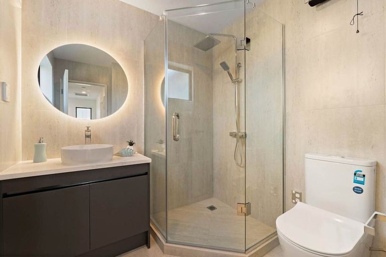 Photo of property in 116c Oaktree Avenue, Browns Bay, Auckland, 0630