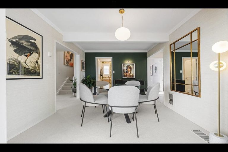 Photo of property in 1/2 Heathcote Road, Castor Bay, Auckland, 0620