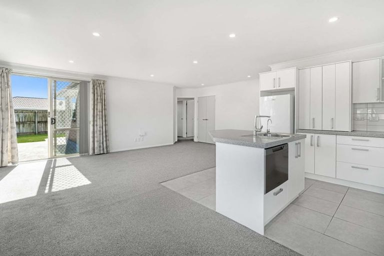 Photo of property in Henry Russell Estate, 8/36 Belgrove Drive, Waipukurau, 4200