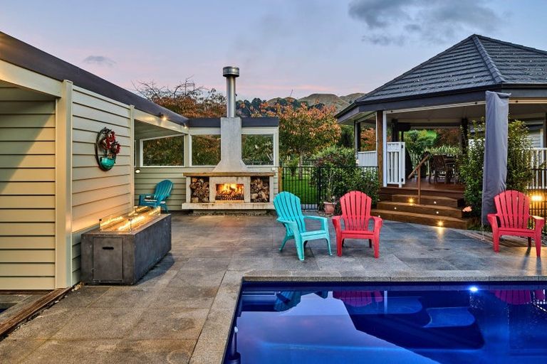 Photo of property in 140 School Road, Te Horo, Otaki, 5582