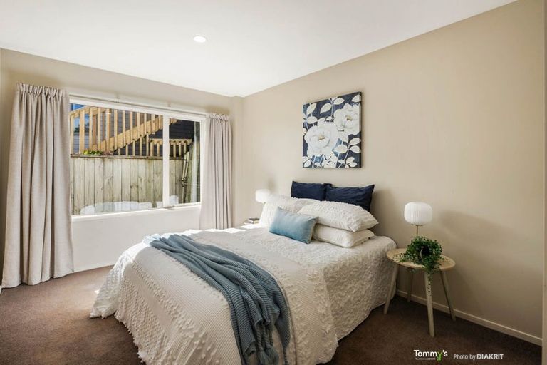 Photo of property in 80c Stewart Drive, Newlands, Wellington, 6037