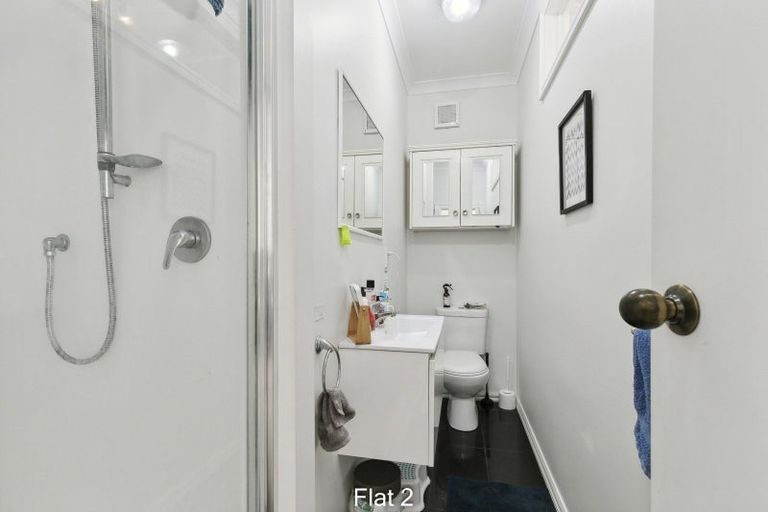 Photo of property in 2/246 Oriental Parade, Oriental Bay, Wellington, 6011