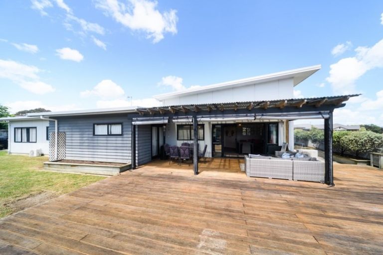Photo of property in 61 Peter Hall Drive, Kelvin Grove, Palmerston North, 4414