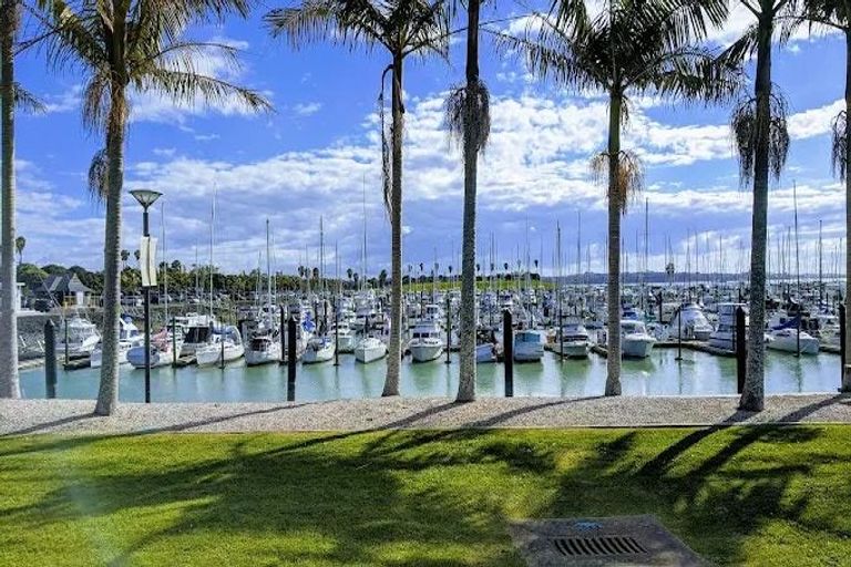 Photo of property in 20 Araminta Place, Beachlands, Auckland, 2018