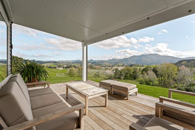 Photo of property in 48 Upper Whangateau Road, Big Omaha, 0985