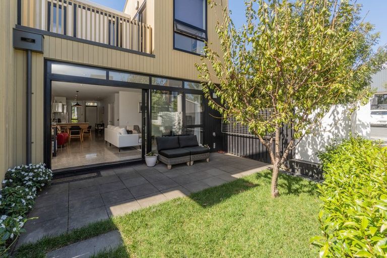 Photo of property in 27 Isitt Road, Hobsonville, Auckland, 0616