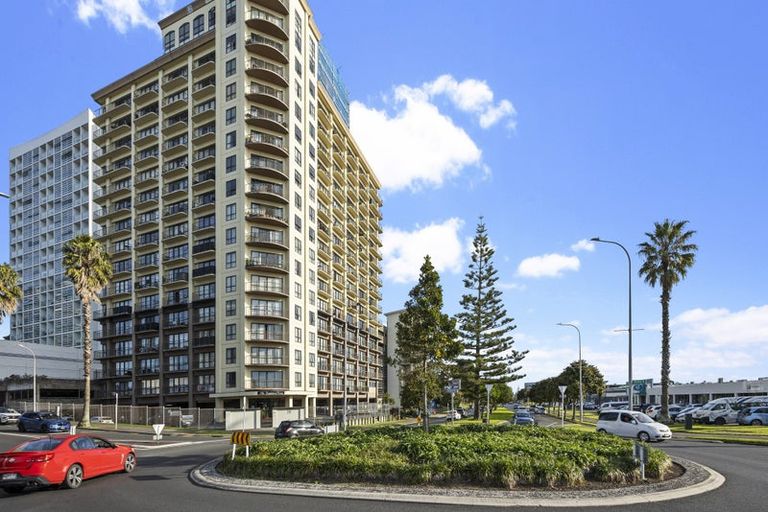 Photo of property in The Rennaissance, 4g/18 Ronwood Avenue, Manukau, Auckland, 2104