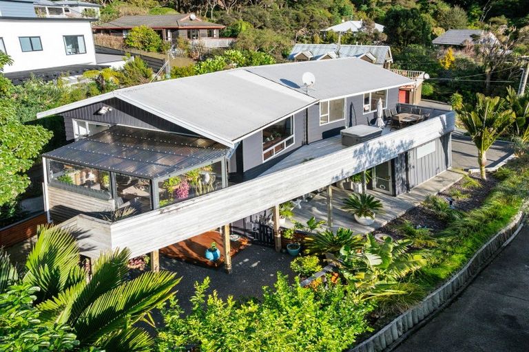 Photo of property in 212 Whites Line East, Waiwhetu, Lower Hutt, 5010
