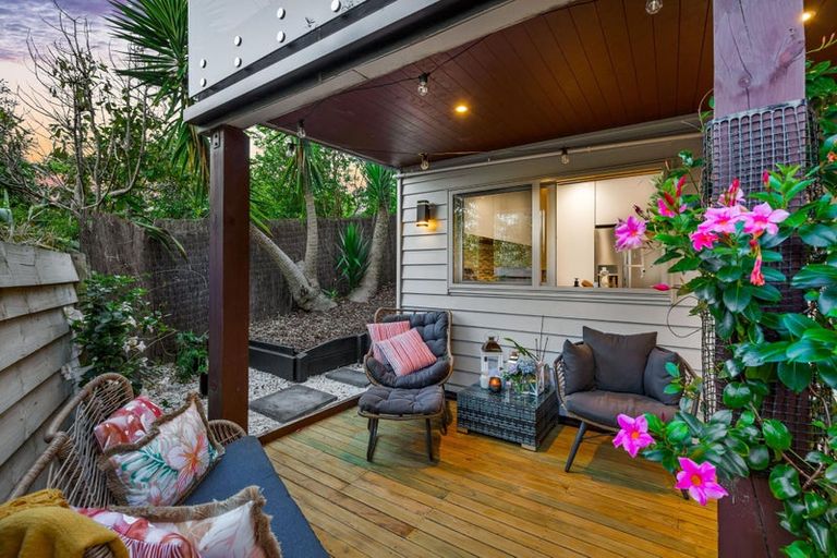 Photo of property in 223a Don Buck Road, Massey, Auckland, 0614