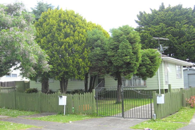 Photo of property in 41 Frobisher Way, Clendon Park, Auckland, 2103