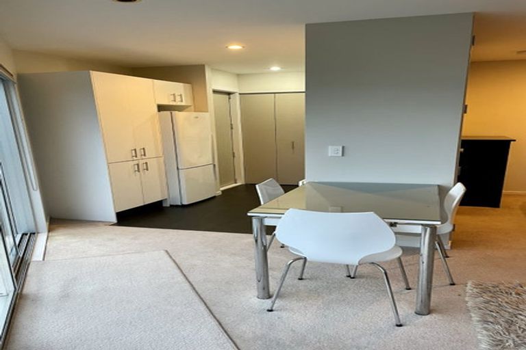 Photo of property in 15 Pinelands Avenue, Seatoun, Wellington, 6022