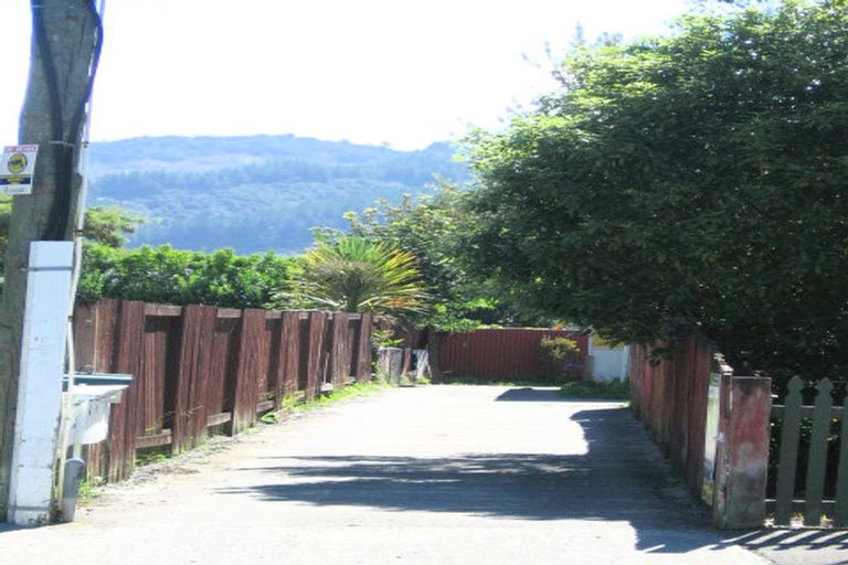 Photo of property in 2/98 Martin Street, Wallaceville, Upper Hutt, 5018