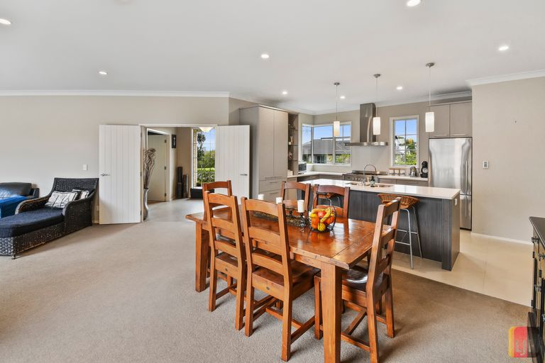 Photo of property in 242 Harbourside Drive, Karaka, Papakura, 2113