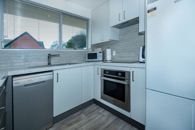 Photo of property in 16b Broadfell Avenue, Avonhead, Christchurch, 8042