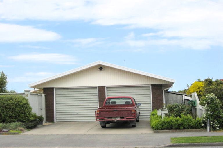Photo of property in 16 Kinley Street, Rangiora, 7400