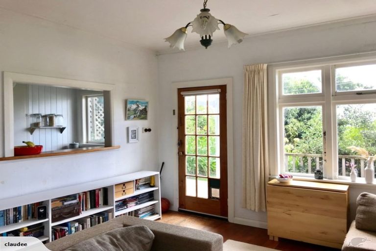 Photo of property in 1/12 Te Anau Avenue, Hataitai, Wellington, 6021