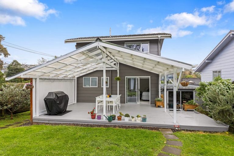 Photo of property in 2/30a Glenvar Road, Torbay, Auckland, 0630