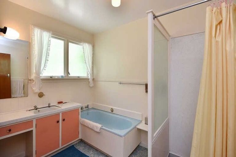 Photo of property in 22 Michael Avenue, Mount Pleasant, Christchurch, 8081