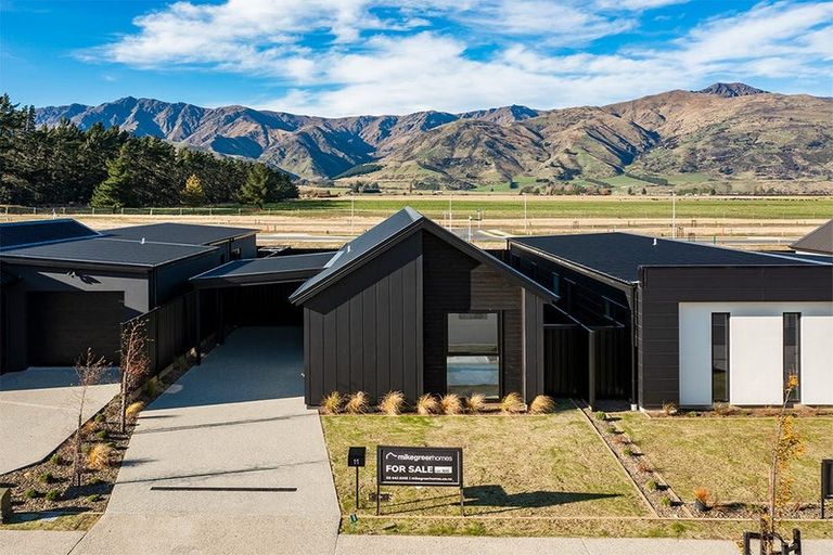 Photo of property in 11 Gillespie Street, Lake Hawea, 9382