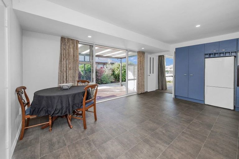 Photo of property in 15 Frensham Crescent, Woolston, Christchurch, 8062