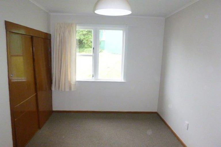 Photo of property in 2b Garden Road, Northland, Wellington, 6012