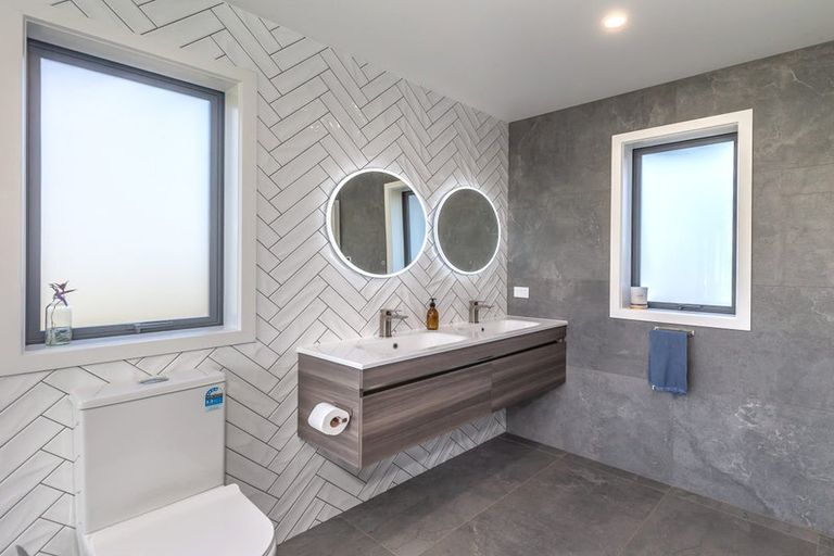 Photo of property in 28 Oriwa Lane, Levin, 5571