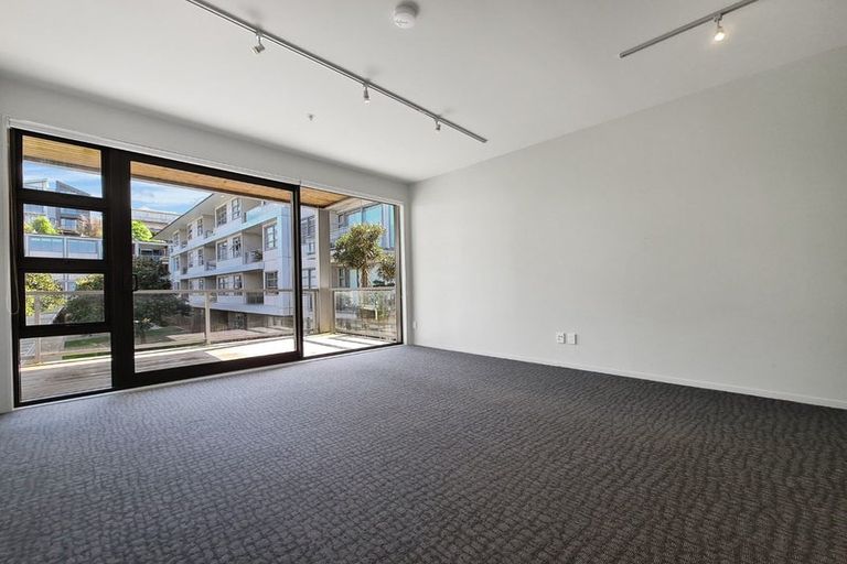 Photo of property in Revolucion Apartments, 201e/28 Torrens Terrace, Mount Cook, Wellington, 6011