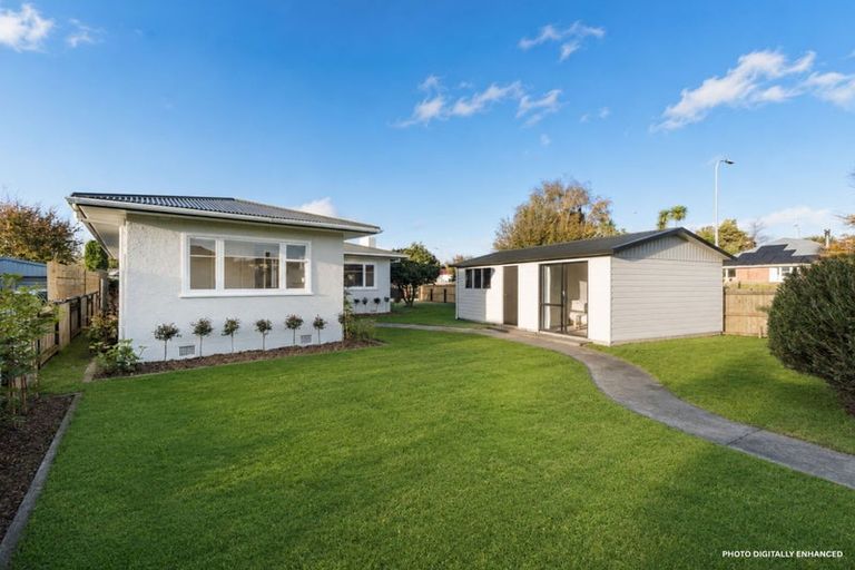 Photo of property in 18 Ashford Avenue, Hokowhitu, Palmerston North, 4410