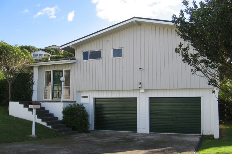 Photo of property in 2 Chisbury Street, Churton Park, Wellington, 6037