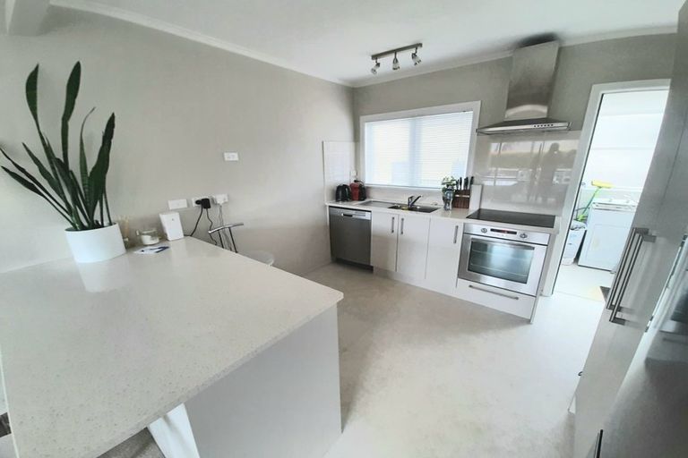 Photo of property in 2/5 Whitby Crescent, Mairangi Bay, Auckland, 0630