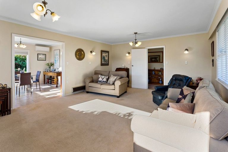 Photo of property in 5 Leybourne Avenue, Waikanae, 5036