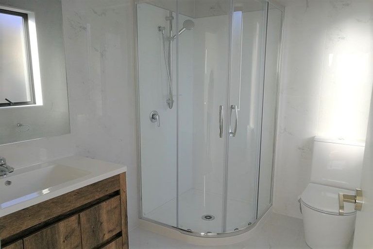 Photo of property in 5 Fowler Street, Northcote, Auckland, 0627