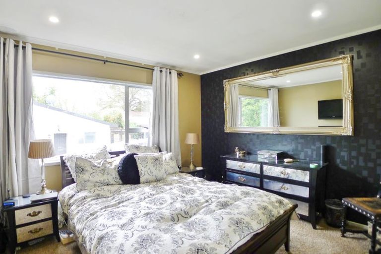 Photo of property in 2/5 Hellyers Street, Birkdale, Auckland, 0626