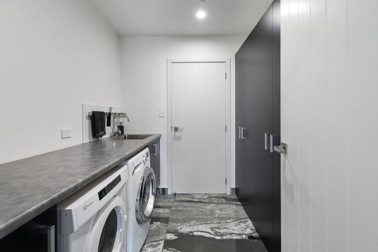 Photo of property in 172 Hendersons Line, Kelvin Grove, Palmerston North, 4470