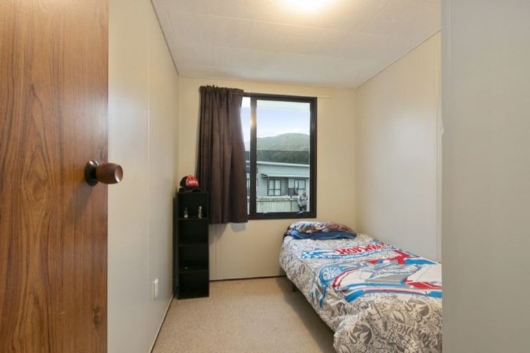 Photo of property in 29 Grimsby Grove, Wainuiomata, Lower Hutt, 5014