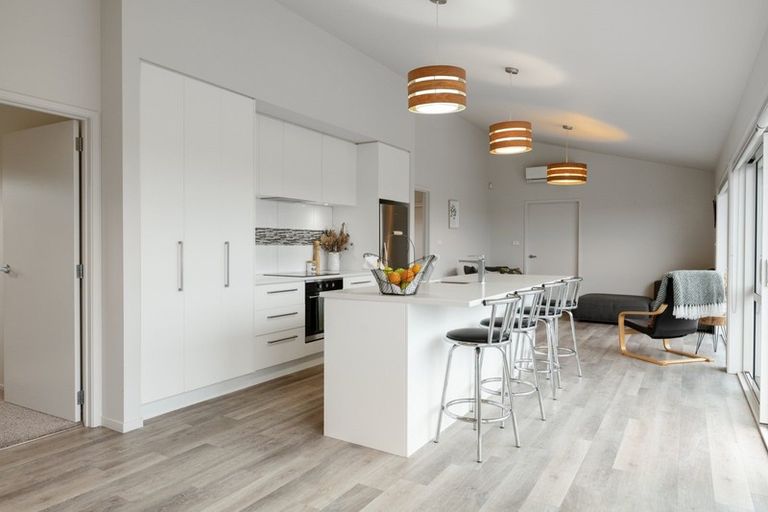 Photo of property in 2/21 Sardinia Rise, Bethlehem, Tauranga, 3110