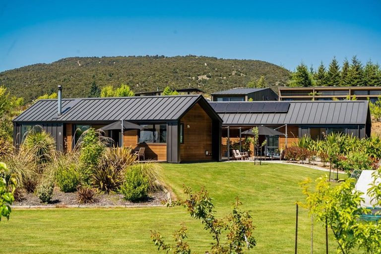 Photo of property in 19 Glenaray Crescent, Wanaka, 9305
