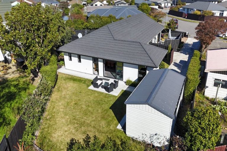 Photo of property in 2/8 Hurst Place, Parklands, Christchurch, 8083