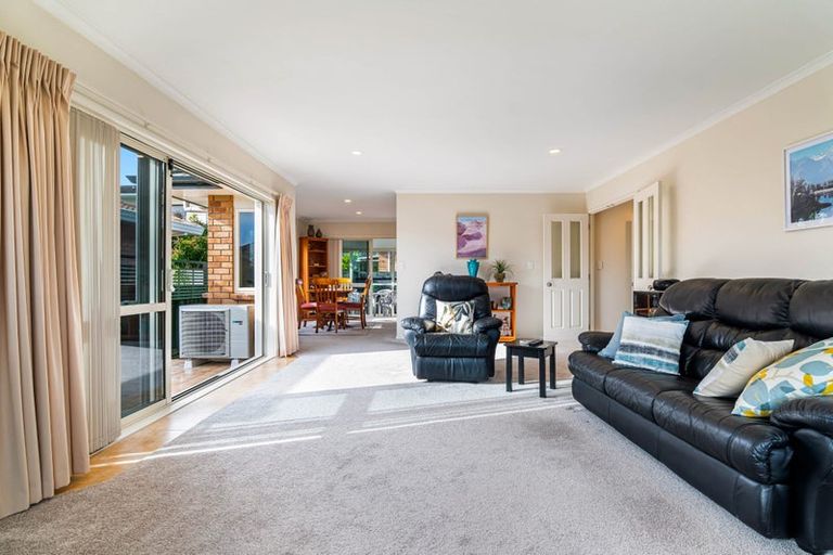 Photo of property in 15 Alice Avenue, Orewa, 0931