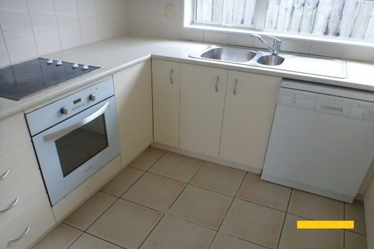 Photo of property in 104 Manuroa Road, Takanini, 2112