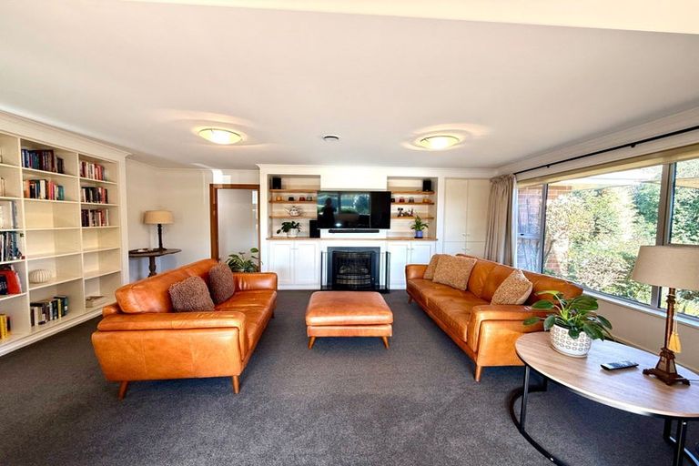 Photo of property in 21 Bidwell Place, Hillmorton, Christchurch, 8025