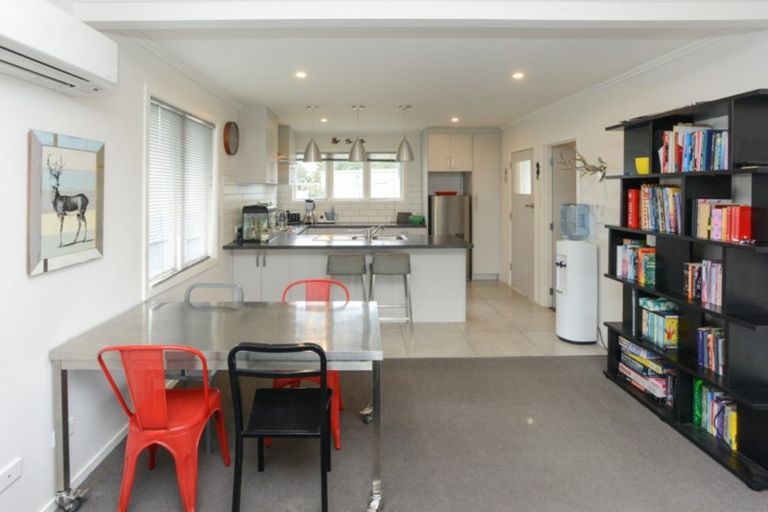 Photo of property in 12 O'connell Place, Havelock North, 4130