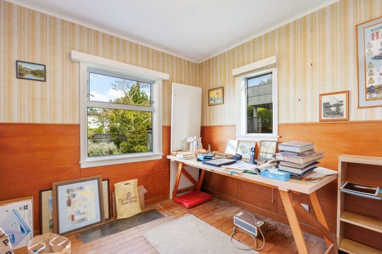 Photo of property in 1 Braemar Road, Rothesay Bay, Auckland, 0630