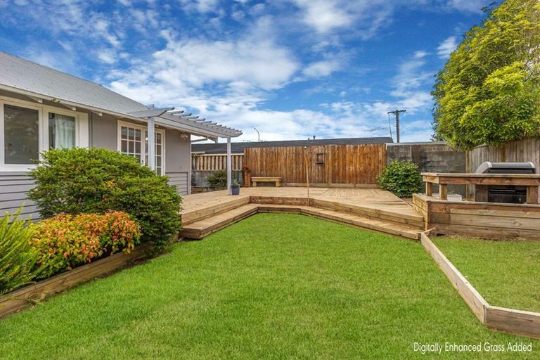 Photo of property in 556a Queen Street East, Levin, 5510