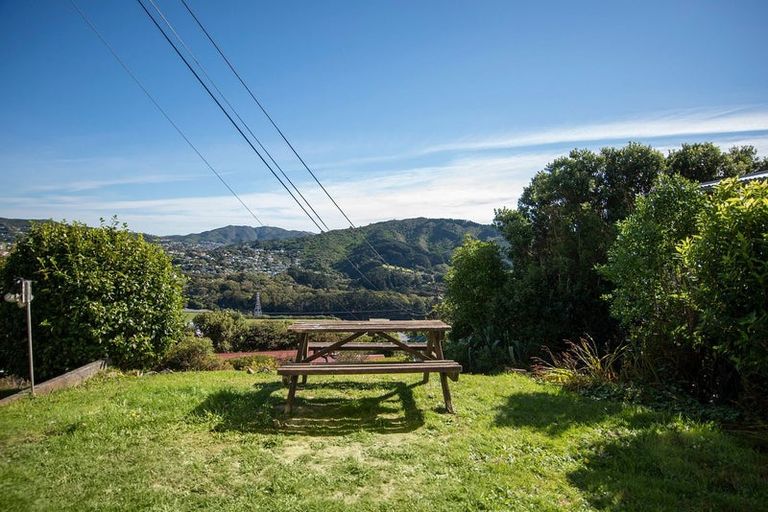 Photo of property in 17 Bedford Street, Northland, Wellington, 6012