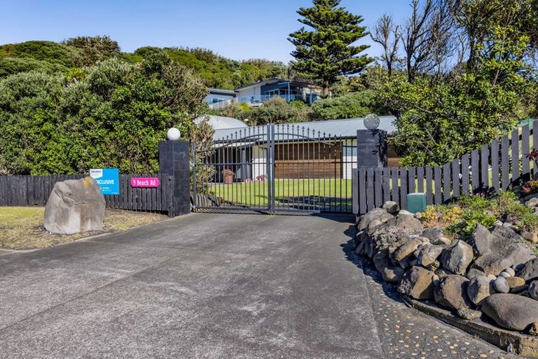 Photo of property in 9 Beach Road, Patea, 4520